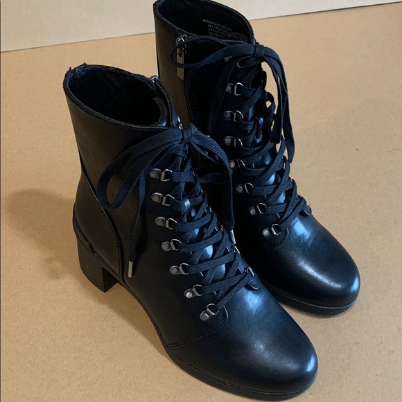 Abeo Black lace up boots - Picture 2 of 10